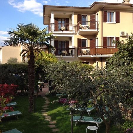 Hotel Erika มัลเชซิเน ภายนอก รูปภาพ